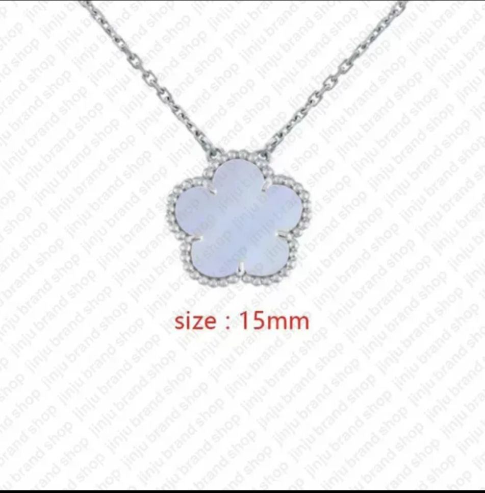 Concepteur de collier 4 feuilles pour femmes classiques.