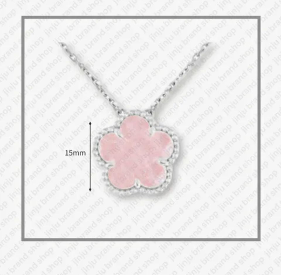 Concepteur de collier 4 feuilles pour femmes classiques.