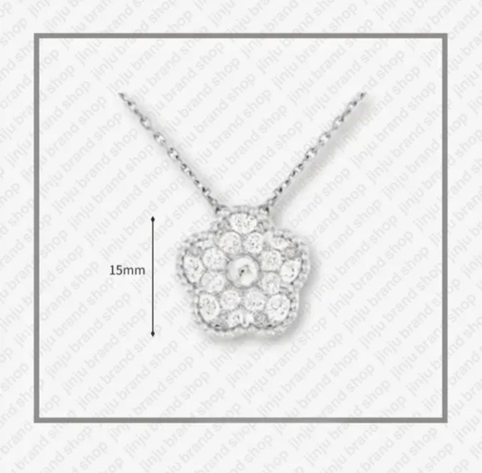 Concepteur de collier 4 feuilles pour femmes classiques.