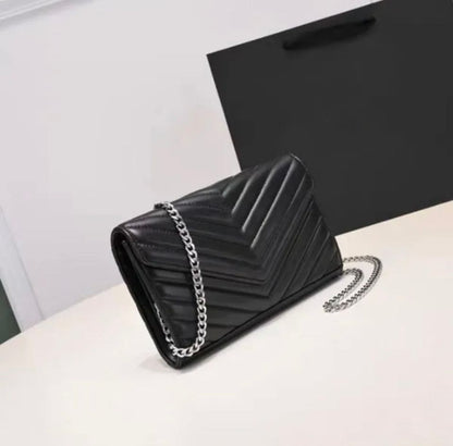 Sac luxueux stylé caviar.